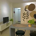 S02 Apto Ubatuba 3 min da praia, c/ piscinas, salão jogos, campo fut, playground, etc..